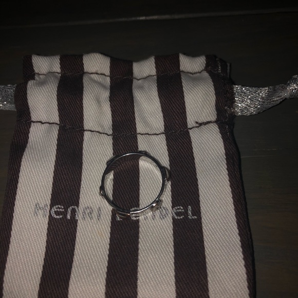 Ring - Picture 3 of 6